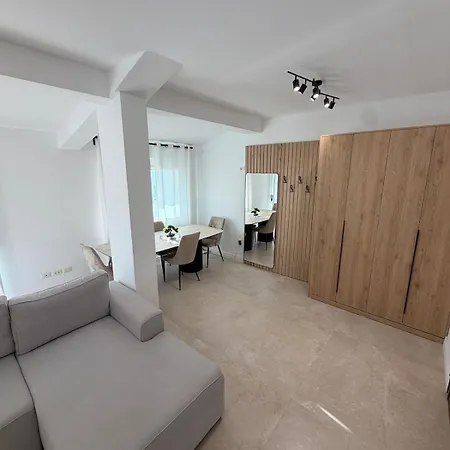 The Sorelle Penthouse Golem (Tirana)